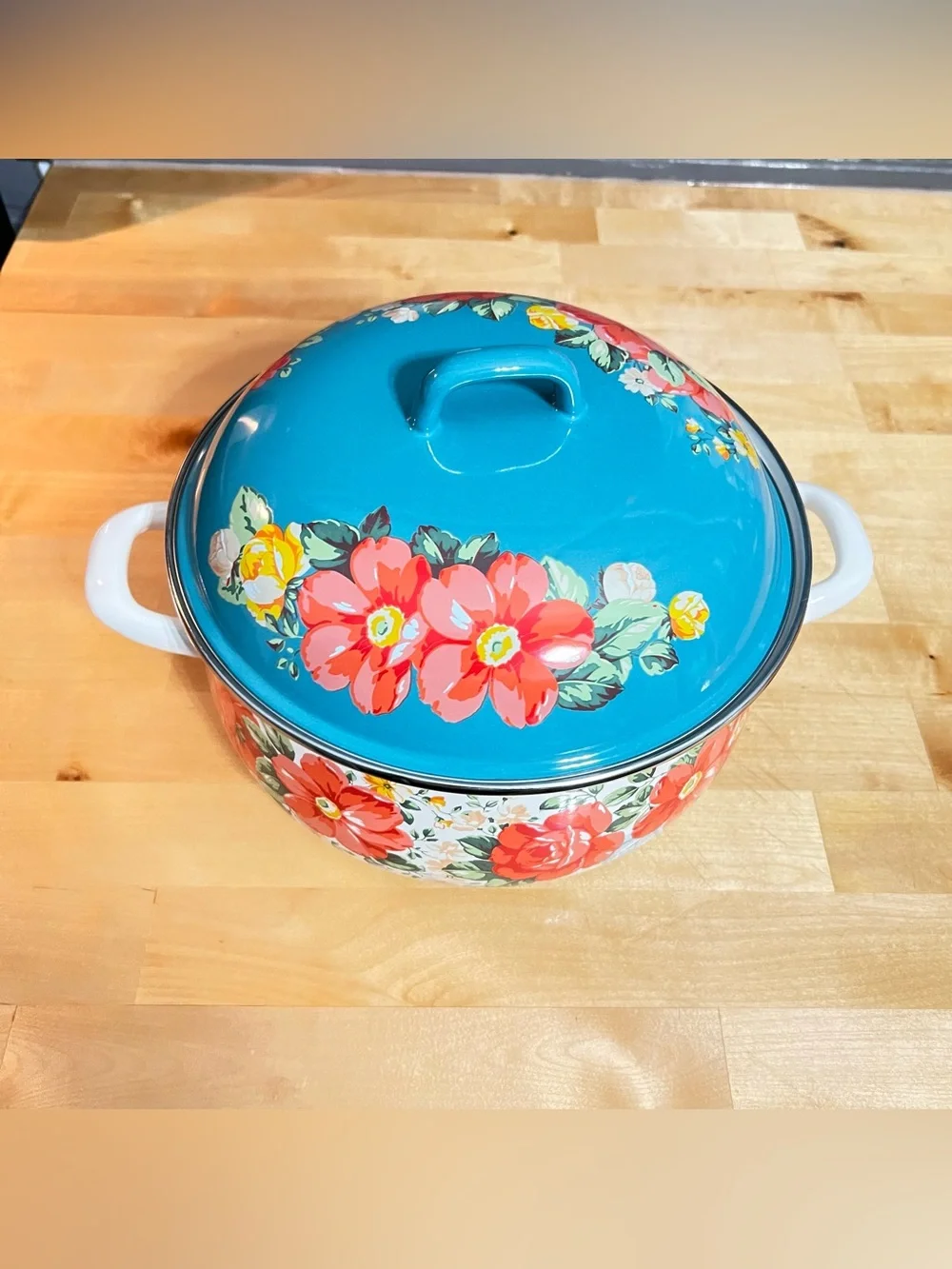 The Pioneer Woman Vintage Floral 4 Quart Enamel Cast Iron Dutch Oven with Lid